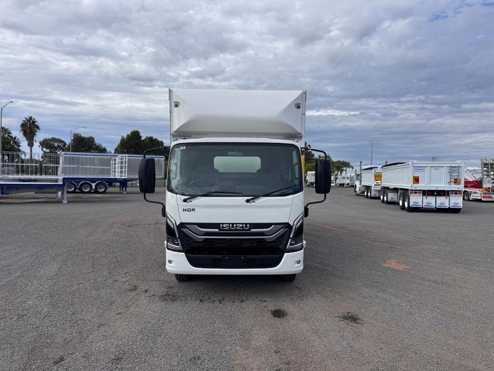 2025 Isuzu N Series NQR 88/80-190 AM D42 WHITE