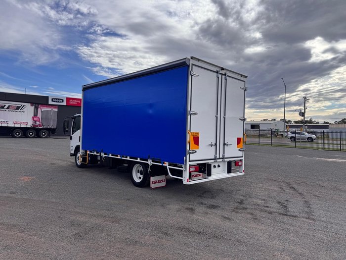 2025 Isuzu N Series NQR 88/80-190 AM D42 WHITE