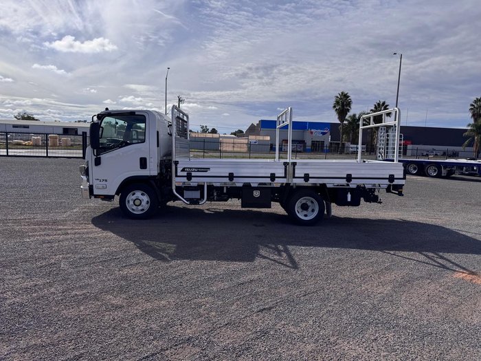 2026 Isuzu N Series NPR 45/65-175 MT D34 Tradepack WHITE