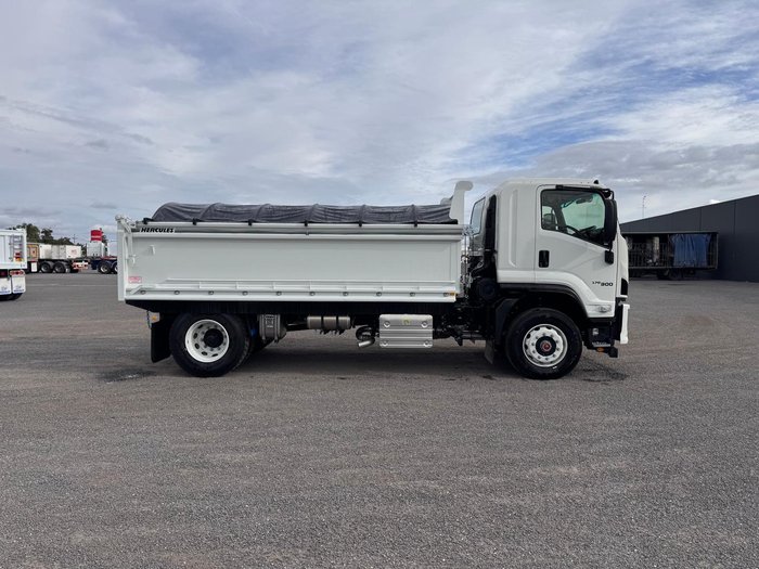 2025 Isuzu F Series FVD 170-300 AT R47 WHITE