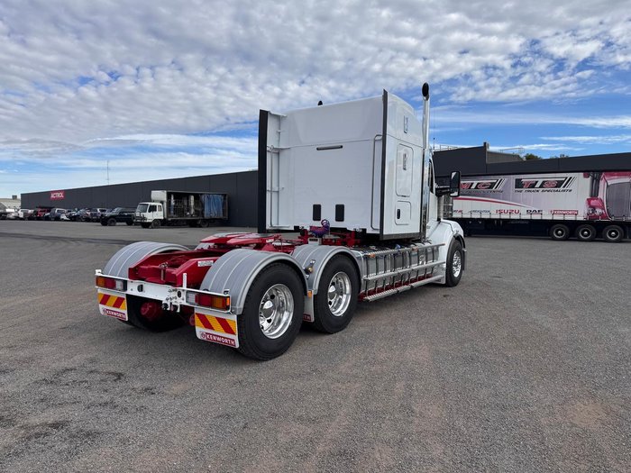 2025 Kenworth T620 SAR WHITE