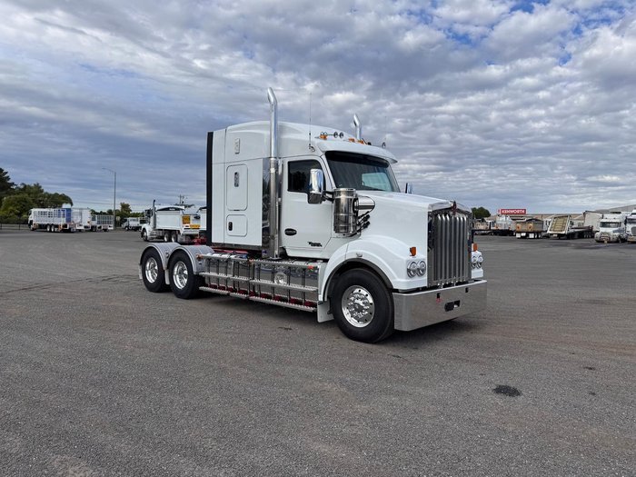 2025 Kenworth T620 SAR WHITE