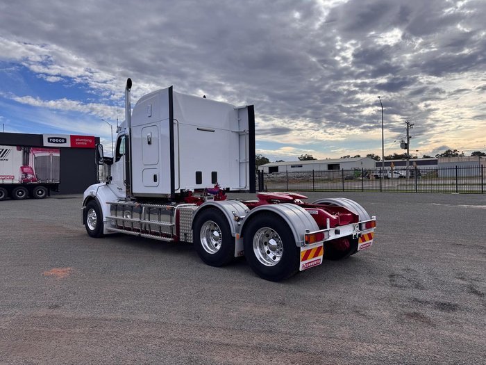 2025 Kenworth T620 SAR WHITE