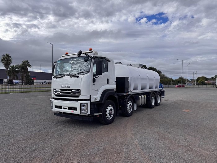 2023 Isuzu F Series FYJ300-350 WHITE