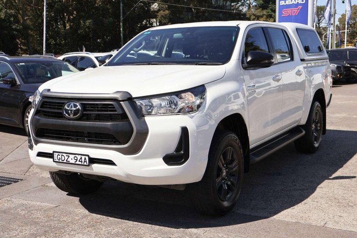 2022 Toyota Hilux SR