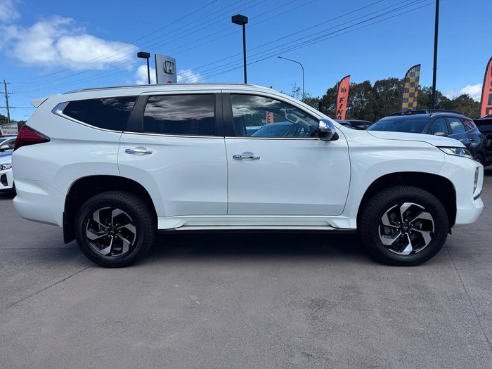 2024 Mitsubishi Pajero Sport GLS