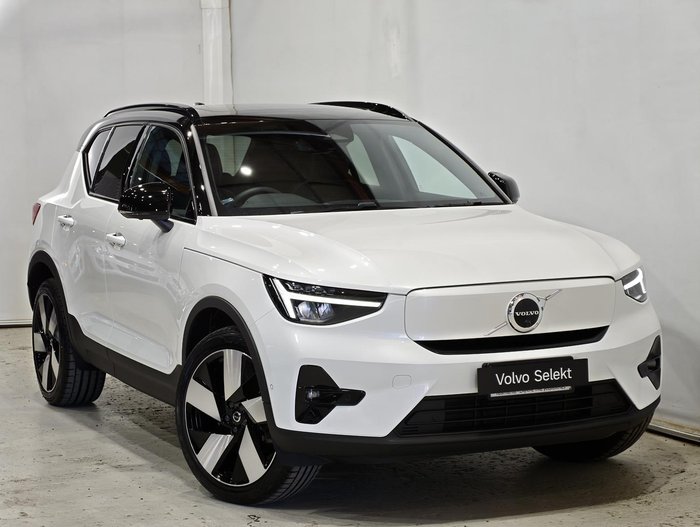 2023 Volvo XC40