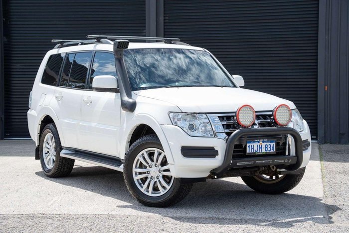 2016 Mitsubishi Pajero
