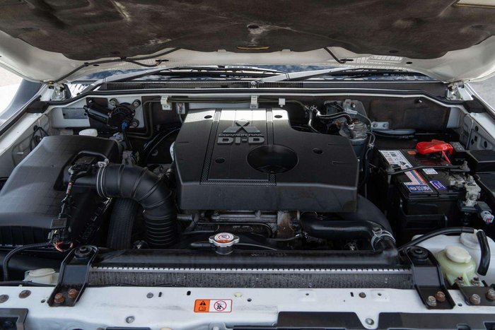 2016 Mitsubishi Pajero