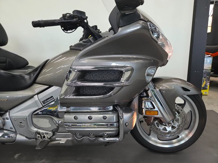 2003 Honda GL1800 (GL1800A) GOLDWING BEIGE