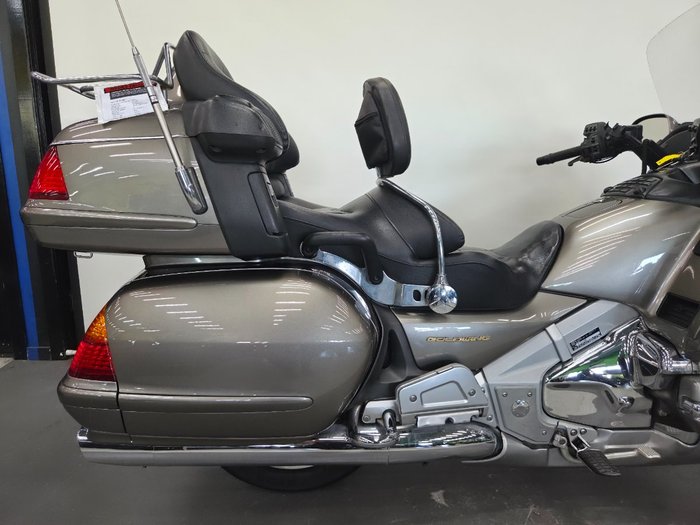 2003 Honda GL1800 (GL1800A) GOLDWING BEIGE