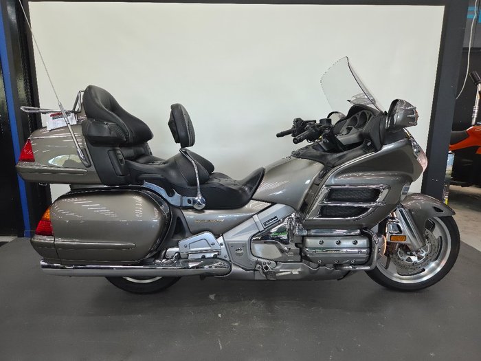 2003 Honda GL1800 (GL1800A) GOLDWING BEIGE