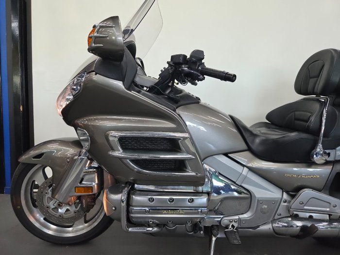 2003 Honda GL1800 (GL1800A) GOLDWING BEIGE