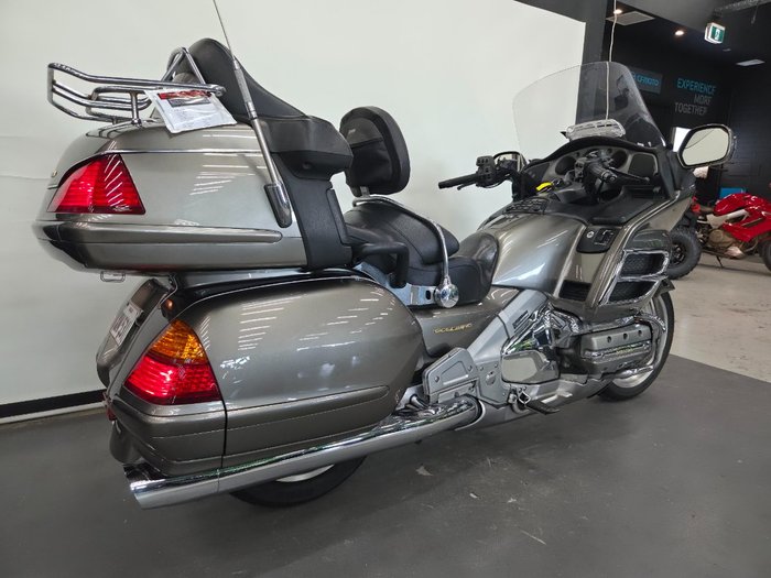 2003 Honda GL1800 (GL1800A) GOLDWING BEIGE