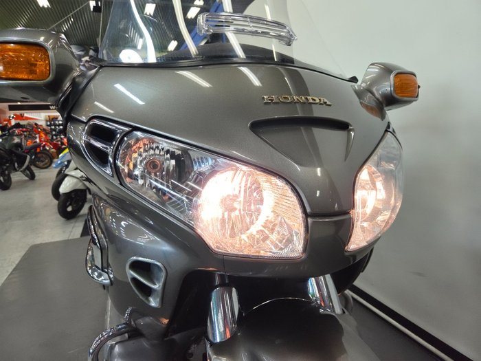 2003 Honda GL1800 (GL1800A) GOLDWING BEIGE