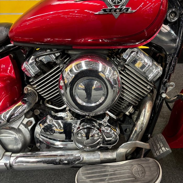 2006 Yamaha XVS650 V-STAR CUSTOM Red