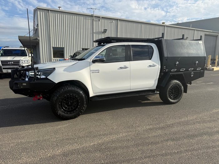 2021 Toyota Hilux SR5