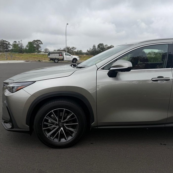 2026 Lexus NX 450h+ Luxury