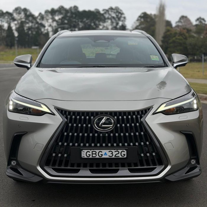 2026 Lexus NX 450h+ Luxury