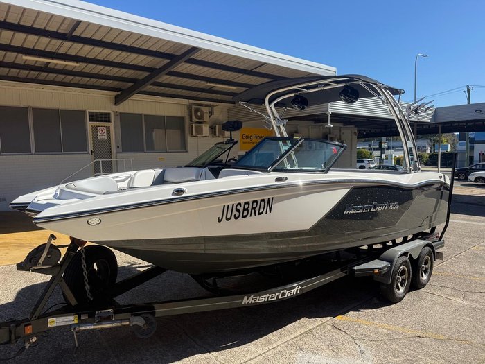 2017 MasterCraft NXT22