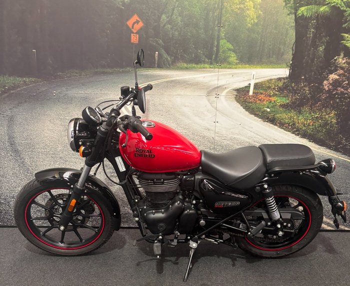 2021 Royal Enfield 2021 METEOR 350 FIREBALL ABS ROAD Red
