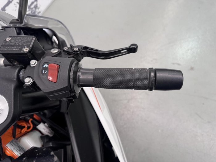 2015 KTM RC 390 RC White