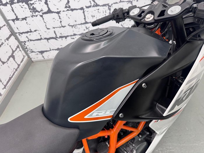 2015 KTM RC 390 RC White