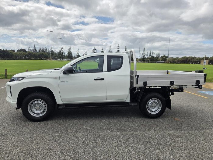 2024 Mitsubishi Triton GLX MR MY23 4X4 Dual Range White