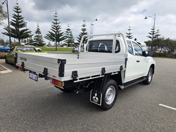 2024 Mitsubishi Triton GLX MR MY23 4X4 Dual Range White