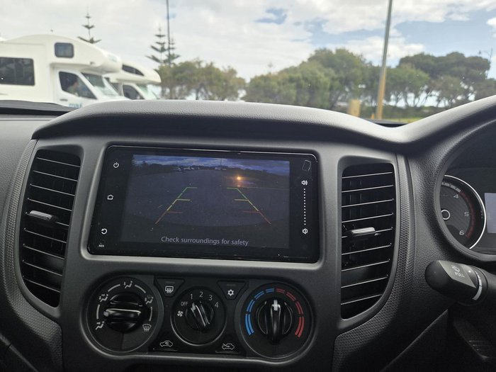 2024 Mitsubishi Triton GLX MR MY23 4X4 Dual Range White