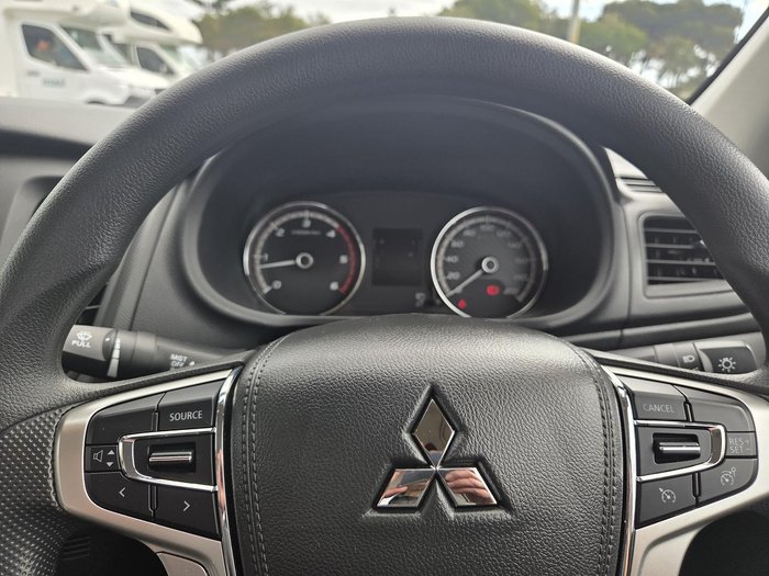 2024 Mitsubishi Triton GLX MR MY23 4X4 Dual Range White