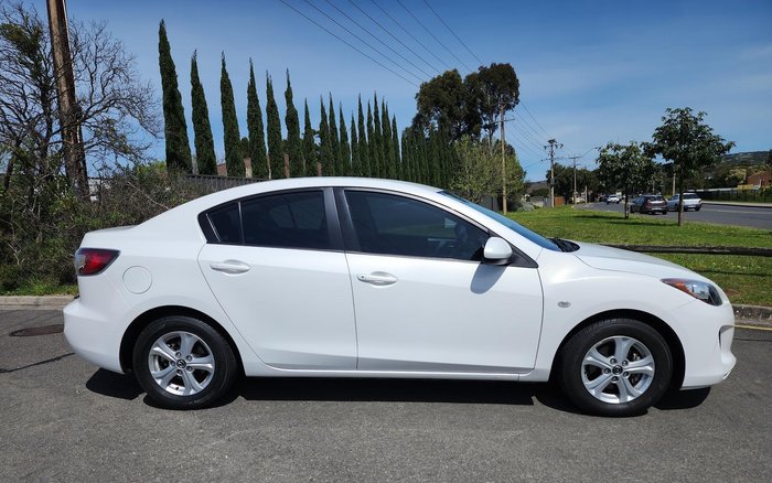 2013 Mazda 3 Neo
