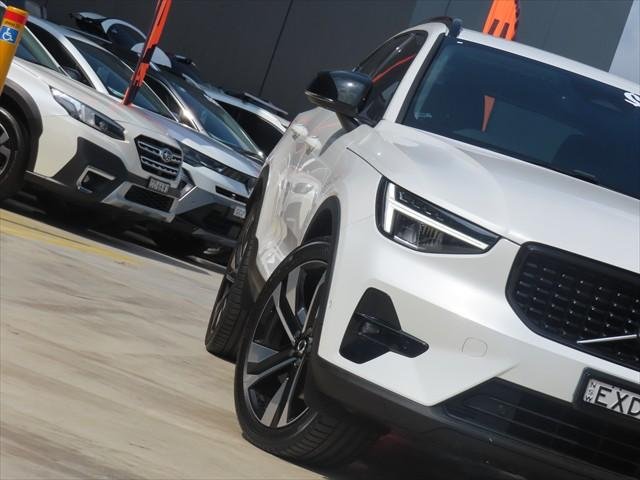 2022 Volvo XC40 Ultimate B5 Dark