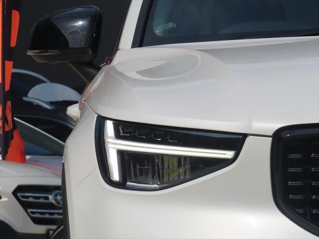 2022 Volvo XC40 Ultimate B5 Dark
