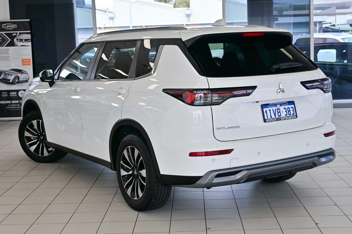 2025 Mitsubishi Outlander LS
