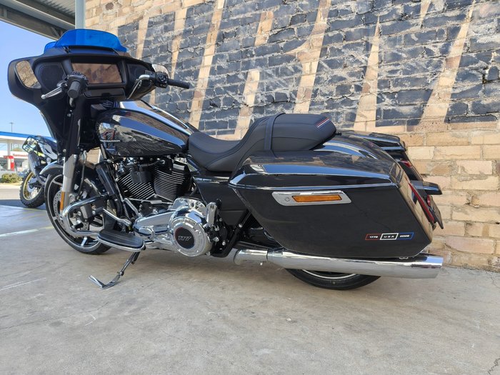 2026 HARLEY-DAVIDSON STREET GLIDE 117 (FLHX) ROAD MIDNIGHT EMBER