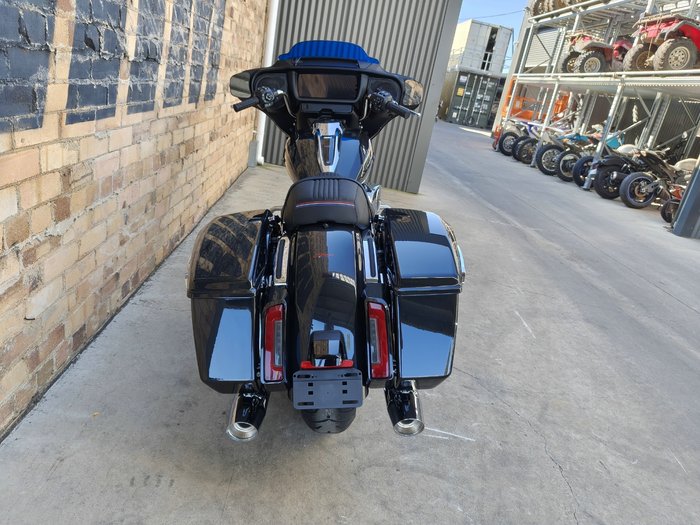 2026 HARLEY-DAVIDSON STREET GLIDE 117 (FLHX) ROAD MIDNIGHT EMBER