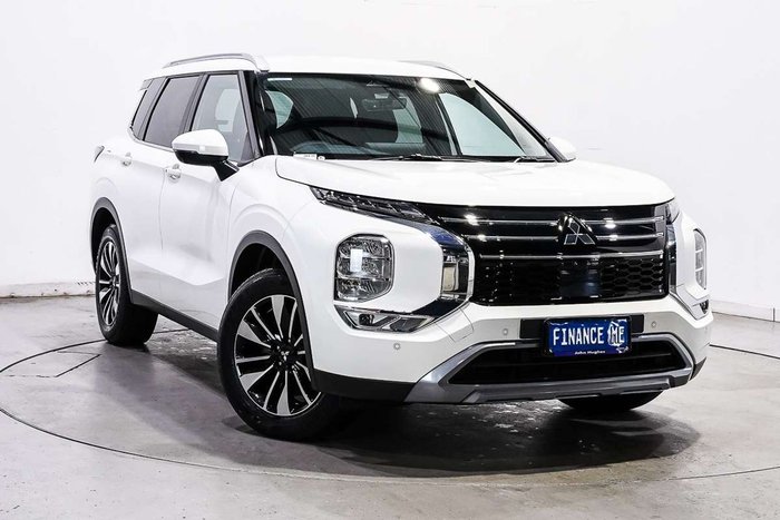 2025 Mitsubishi Outlander LS