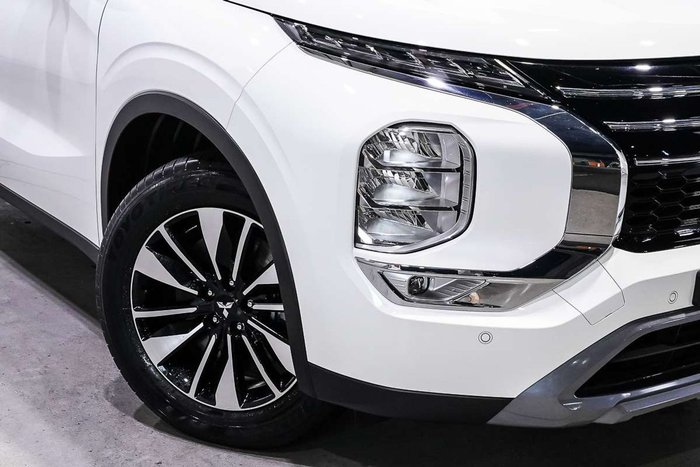 2025 Mitsubishi Outlander LS
