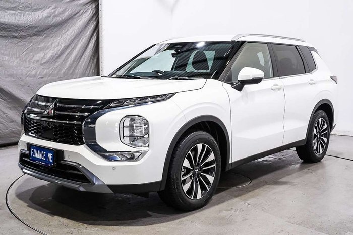 2025 Mitsubishi Outlander LS