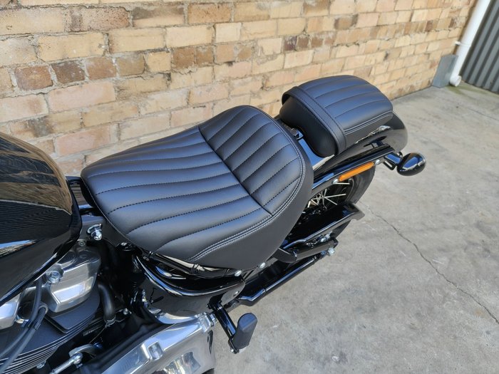 2026 HARLEY-DAVIDSON STREET BOB 117 (FXBB) ROAD BLACK