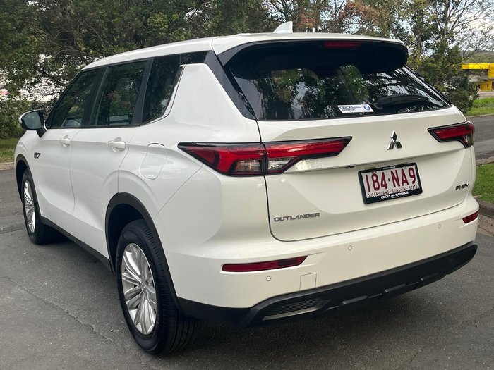 2024 Mitsubishi Outlander PHEV ES