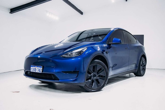 2024 Tesla Model Y REAR-WHEEL DRIVE