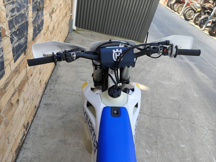 2027 HUSQVARNA FE 450 ENDURO WHITE