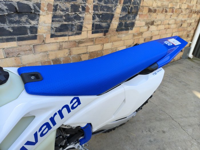 2027 HUSQVARNA TE 300 ENDURO WHITE