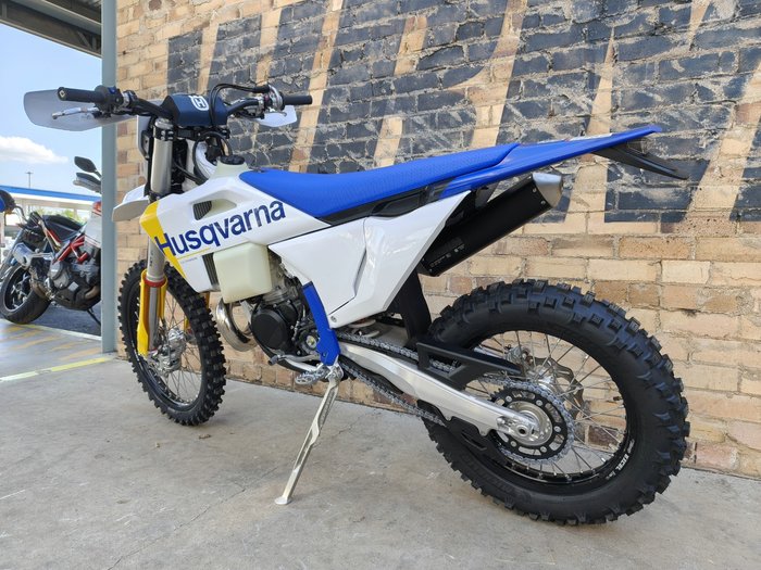 2027 HUSQVARNA TE 300 ENDURO WHITE