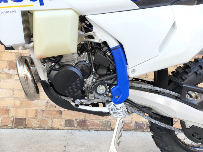 2027 HUSQVARNA TE 300 ENDURO WHITE