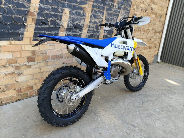 2027 HUSQVARNA TE 300 ENDURO WHITE