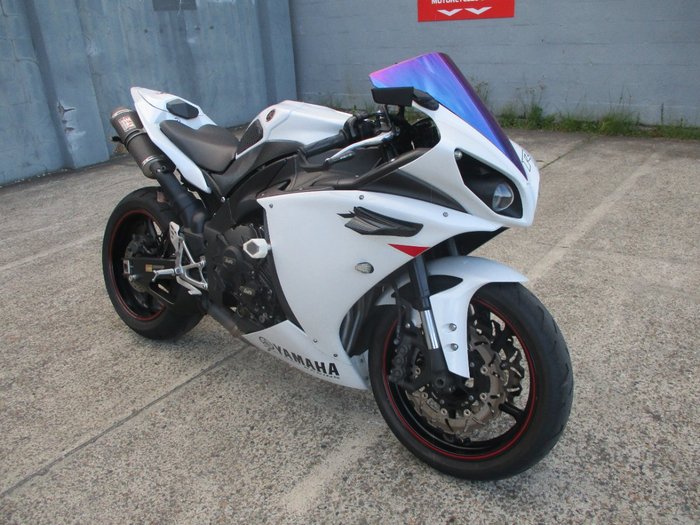 2010 YAMAHA YZF-R1 WHITE