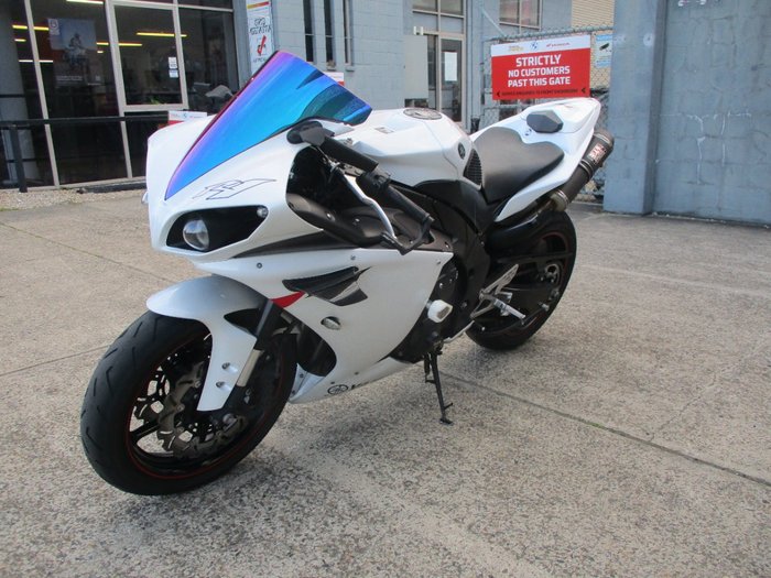 2010 YAMAHA YZF-R1 WHITE
